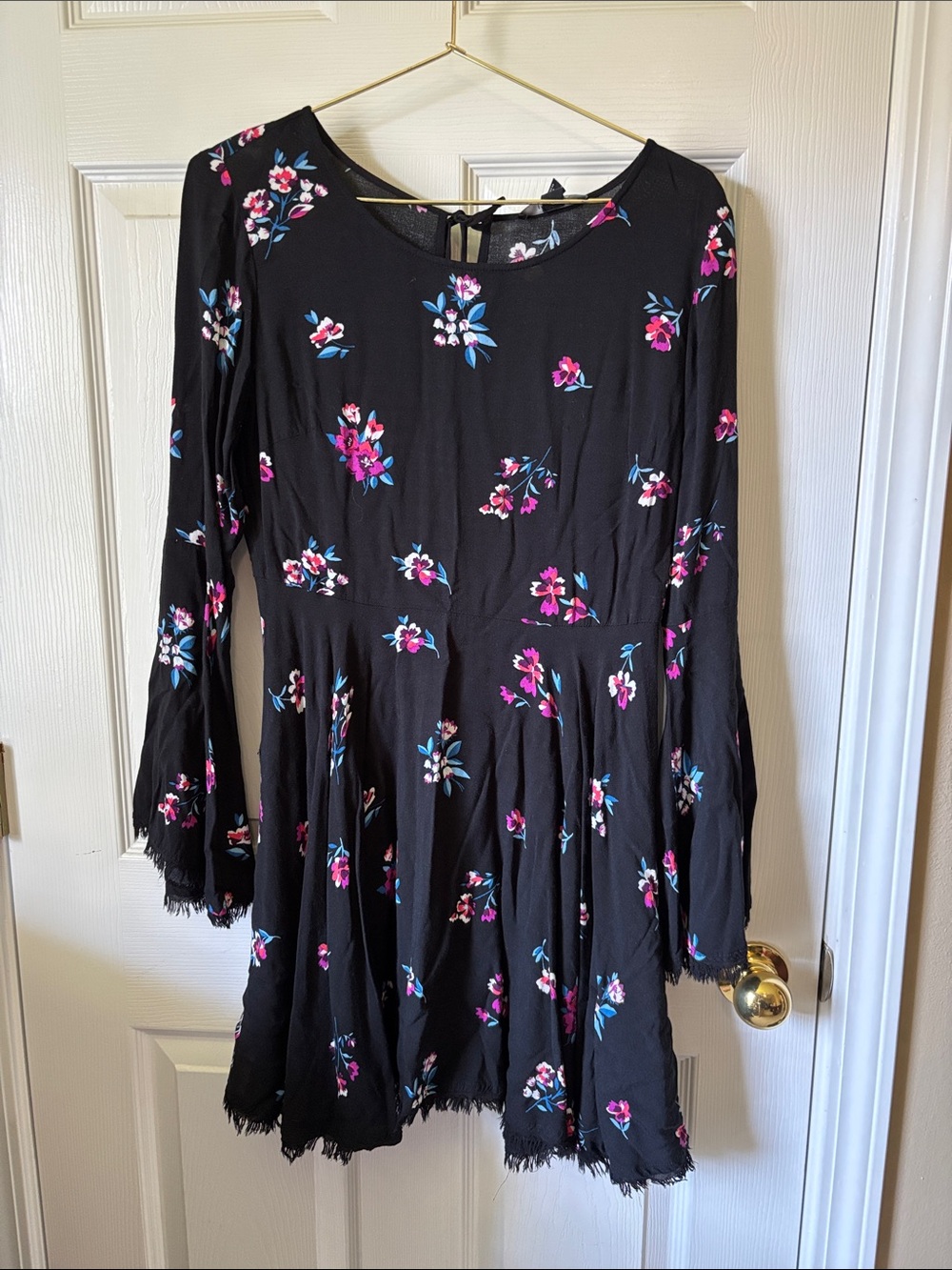 Forever 21 Black Floral Mini Dress Size Medium | Bell Sleeve Dress | Feminine St